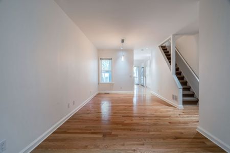 For Lease - 101 Logan Avenue, Toronto, Ontario - Photo 4