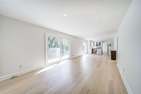 For Lease - 85 Villa Park Drive Unit# Upper & Main Levels, Vaughan, Ontario - Photo 3