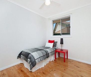 Space, Comfort & Convenience on a Generous Block - Photo 6