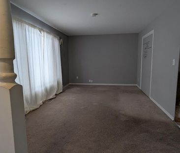 For Lease - 712 Victory Drive Unit# Main, Pickering, Ontario - Photo 4