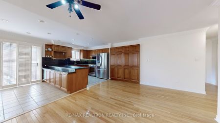 For Lease - 56 Scarbell Drive, Toronto, Ontario - Photo 2