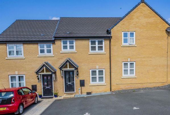 3 bed House - Mid Terrace To Let - Photo 1