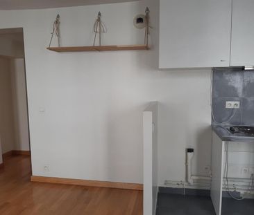 A LOUER 22m² STUDIO PARIS VIIIème CHAMPS ELYSEES - Photo 3