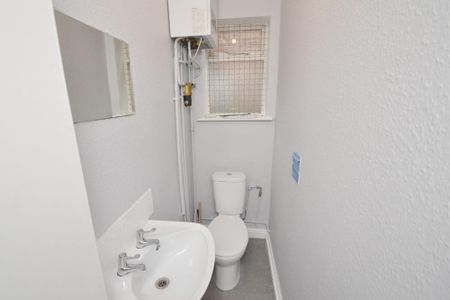 4 bedroom terraced house to rent - Photo 5