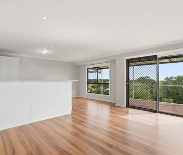 Relaxed coastal charm, with direct views of the ocean and golf course - Photo 1