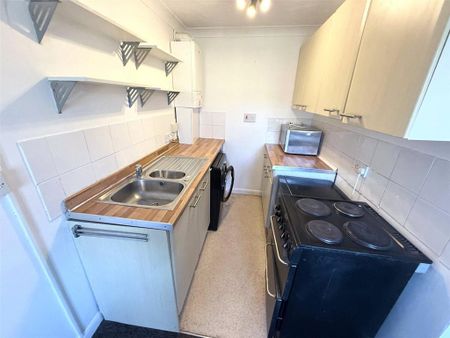 1 bedroom flat to rent - Photo 4