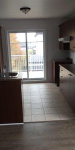 Logement 4 1/2 1 étage triplex - Photo 3
