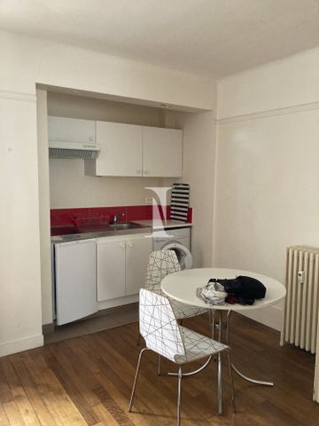 Location Appartement 1 pièce 24m² PARIS 15ème - Photo 2