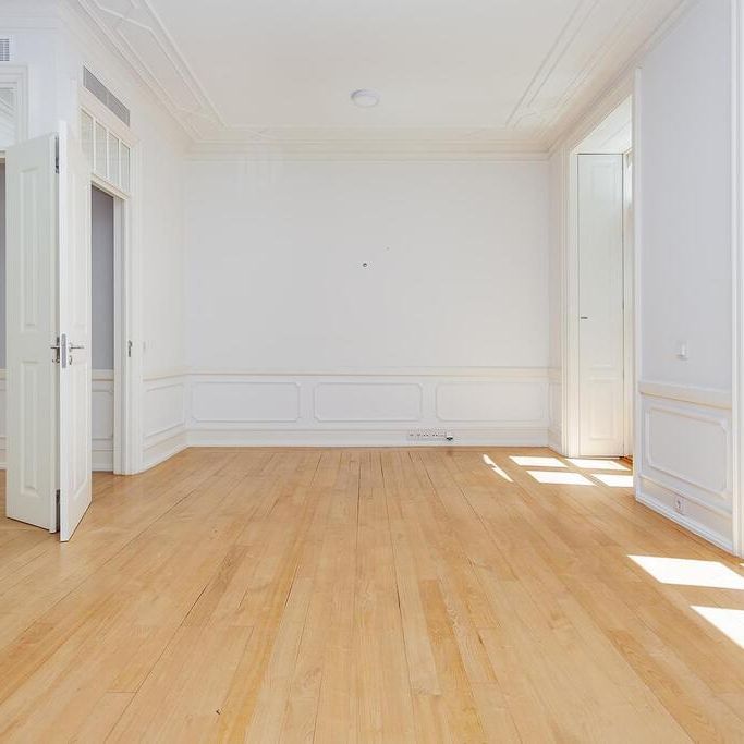 2 Bedroom Apartment with parking, Avenida da Liberdade, Lisboa - Foto 1
