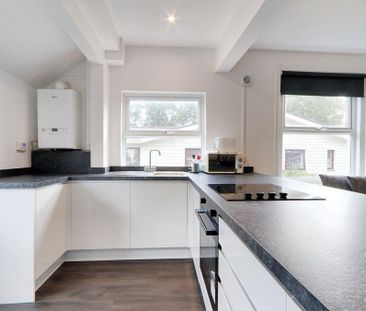 5 bedroom end of terrace house to rent - Photo 2