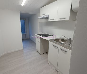 Studio en rez-de-jardin - Photo 2