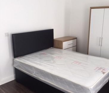 **student Property**, 20 Barry Street, Derry, BT48 7PJ - Photo 2