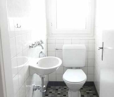 Helle Dachwohnung mit Cheminée sucht Sie! - Foto 6