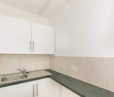 1 bedroom property to rent in Huddersfield - Photo 2