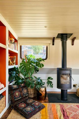 4 bedroom houseboat to rent - Photo 3