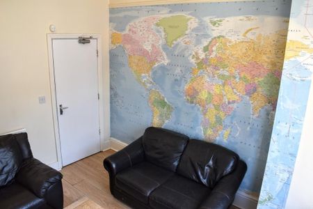 1 bedroom in a house share to rent - Photo 3