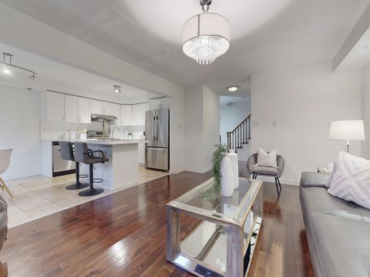 For Lease - 98 Lowther Avenue, Richmond Hill, Ontario - Photo 1