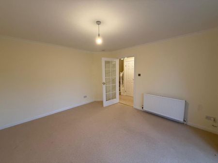 4 bedroom detached house to rent - Photo 3