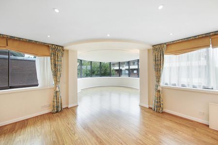 3 bedroom flat in 12 Queens Terrace - Photo 3