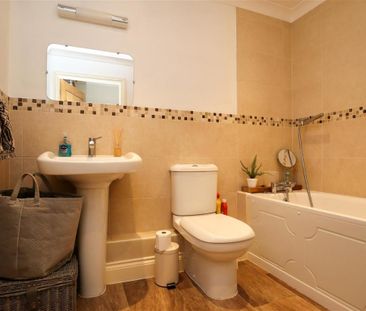 37 Brittany Road St. Leonards-On-Sea, East Sussex TN38 0RB - Photo 2