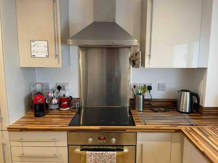 1 Bed Flat, Cornell Square, SW8 - Photo 4