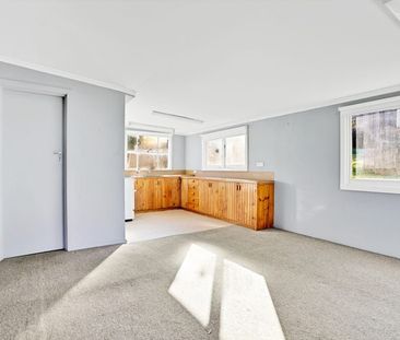 Quiet & Private Living - Photo 4