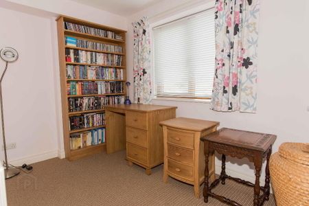 3 Upper Malone Crescent, Belfast, BT9 6PR - Photo 4