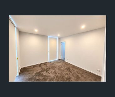 🌟 Modern & Spacious Living in Seven Hills! - Photo 5