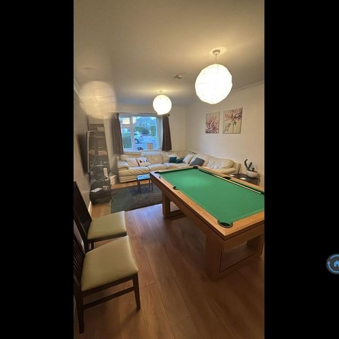 6 bedroom semi-detached house to rent - Photo 1