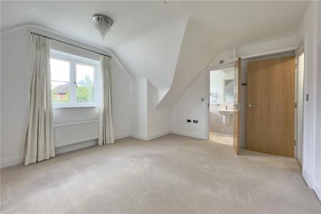 2 bedroom semi-detached house to rent - Photo 4