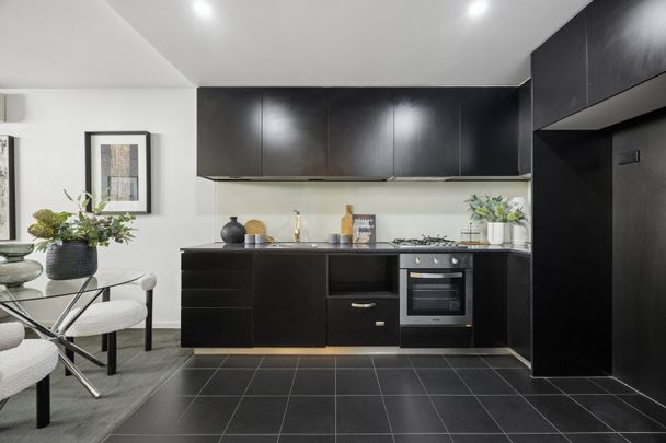Stylish Apartment Living in Prime St Kilda Location - Photo 1