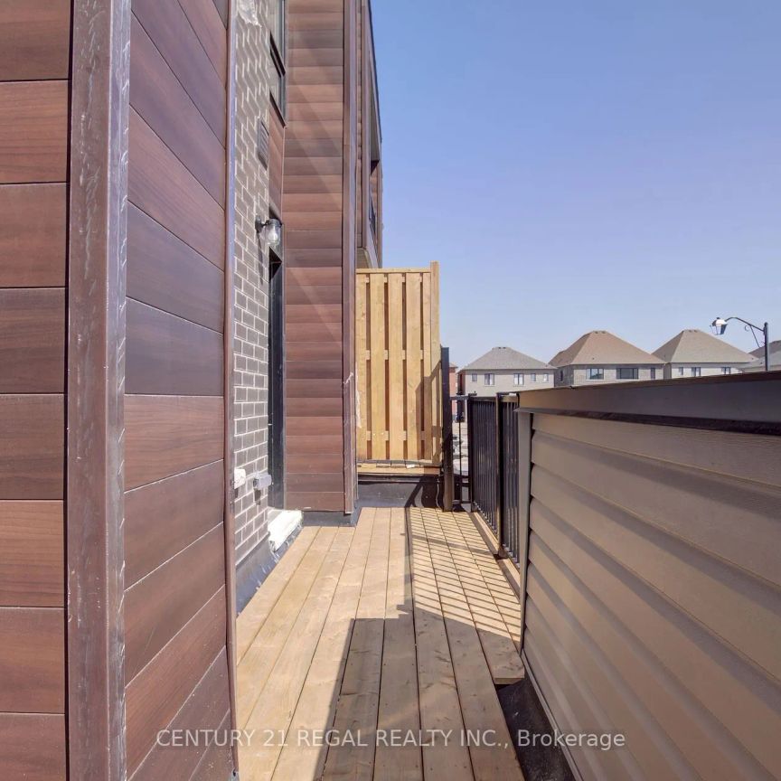 Condo Townhouse For Lease | N9195068 - Photo 1