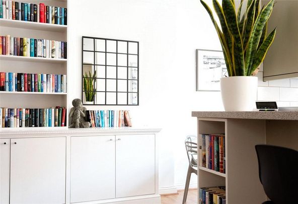 3 bedroom mews to rent - Photo 1