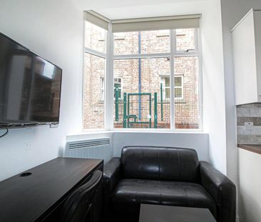 Studio to rent - Photo 1