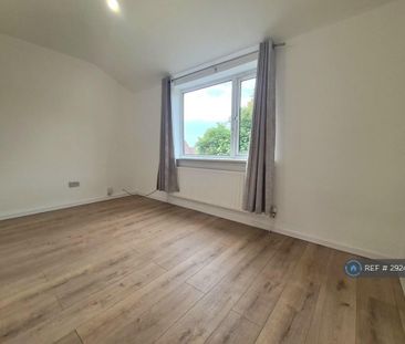 2 bedroom semi-detached house to rent - Photo 4
