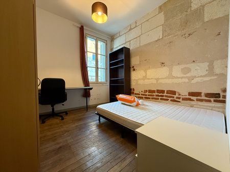 "LE COUP DU CHAPEAU" - Location Appartement tours : 52.71 m2 - Photo 2