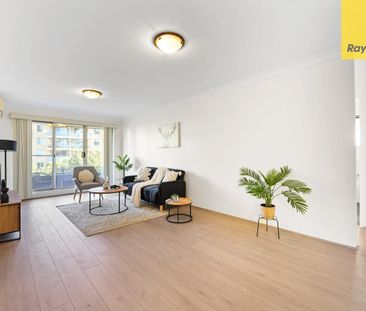 Stylish North-Facing Apartment in Prime Location - Photo 5