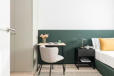 Carrer de Villarroel, Barcelona, Catalonia 08036 - Photo 2