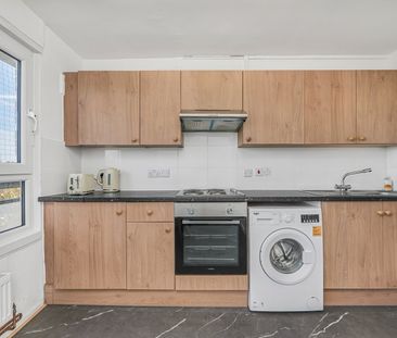 Room in a Shared Flat, Coniston House, SE5 - Photo 3