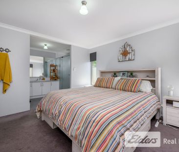 Spacious Family Home with Pool - Photo 4