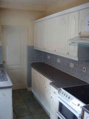 Luxury 5 Bedrooom Property all Double Rooms - Photo 1