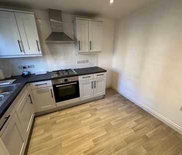 3 bedroom terraced house to rent - Photo 2