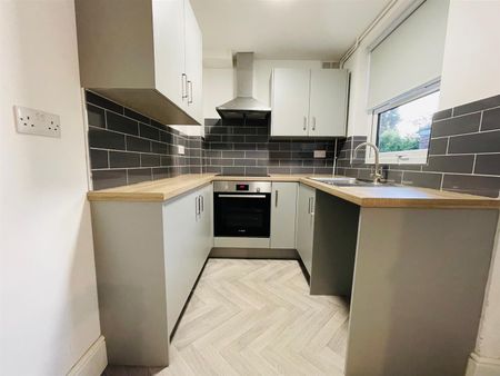 2 Bed House - Photo 2