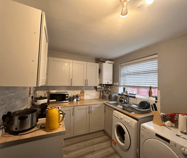 1 bedroom in a house share to rent - Photo 6