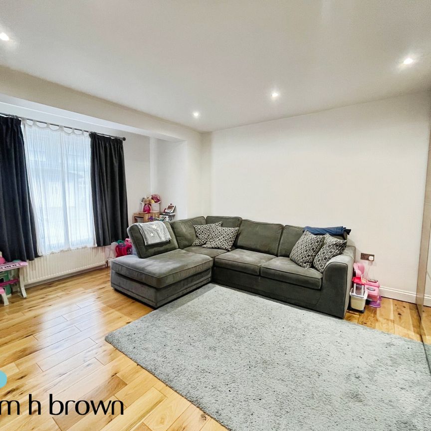 Ellerton Road, Dagenham - Photo 1