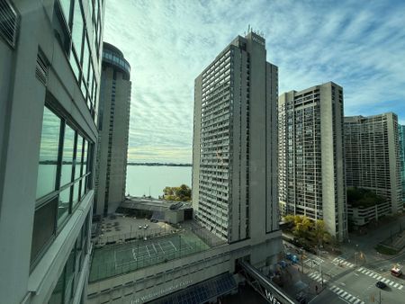 For Lease - 10 Queens Quay Unit# 1807, Toronto, Ontario - Photo 4