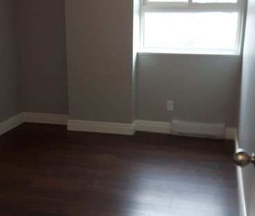 745 Davis Drive - Unit 406 - 2 bed, 1 bath - Photo 4