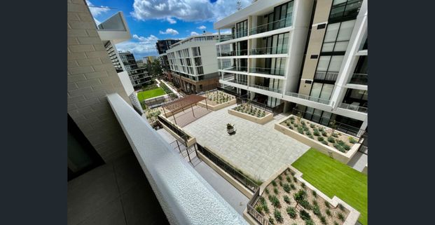 Near New One Bedroom Apartment For Lease - Photo 1