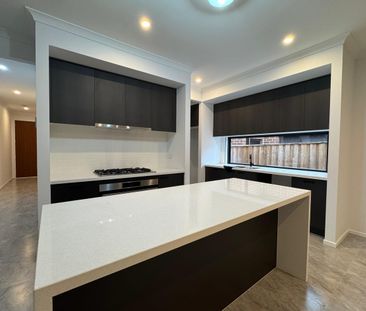 Spacious Family Living in Prime Tarneit Location - Photo 4