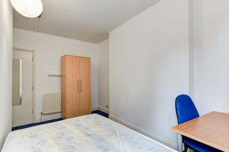 1 bedroom in a house share to rent - Photo 5